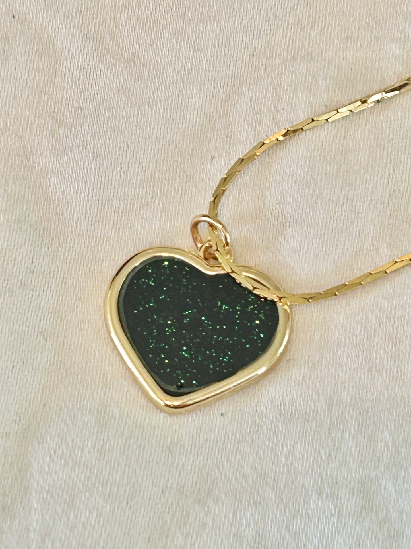 Heart pendant necklace
